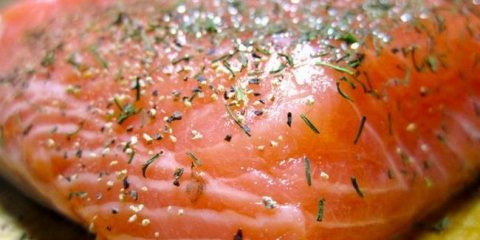 Solený růžový losos: solení růžového lososa doma